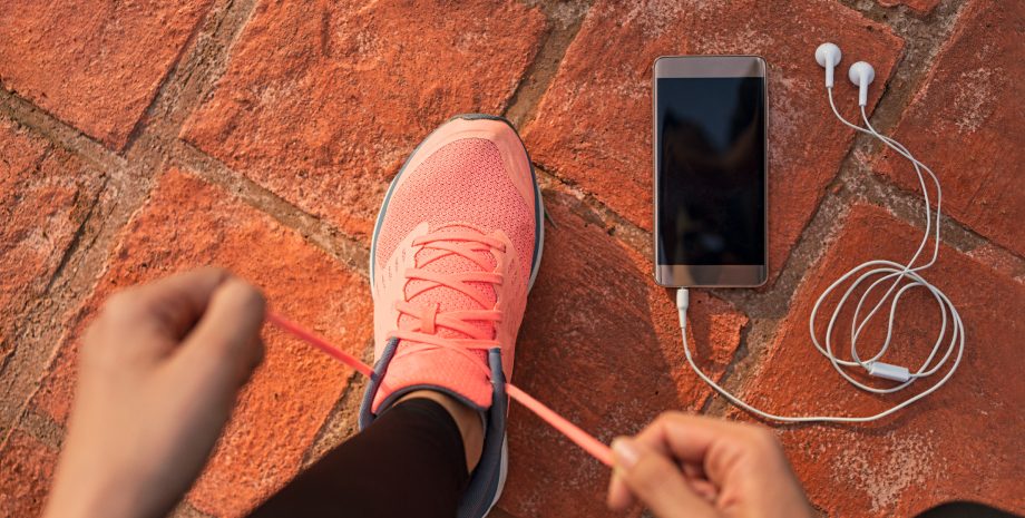 Playlists and Podcasts to Amp Up Your Workout